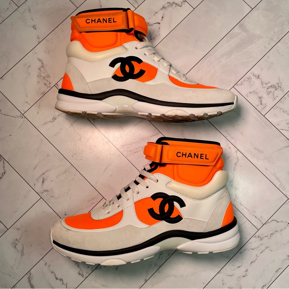 Chanel (rare) HighTop sneaker 39